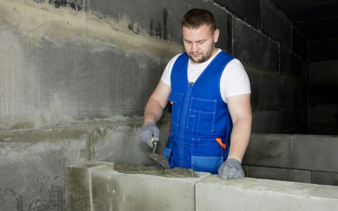 Équipement de sécurité dans le bâtiment : Les indispensables pour sécuriser vos chantiers