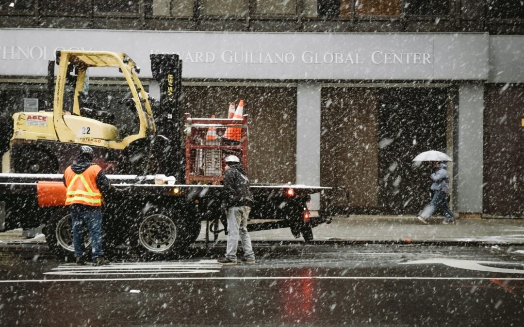 EPI et intempéries extrêmes : gérer le froid et l’humidité sans flancher